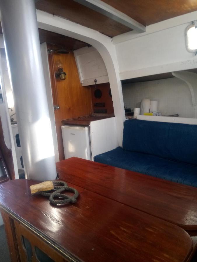 Bateau En Ville Saint-Tropez Exterior foto